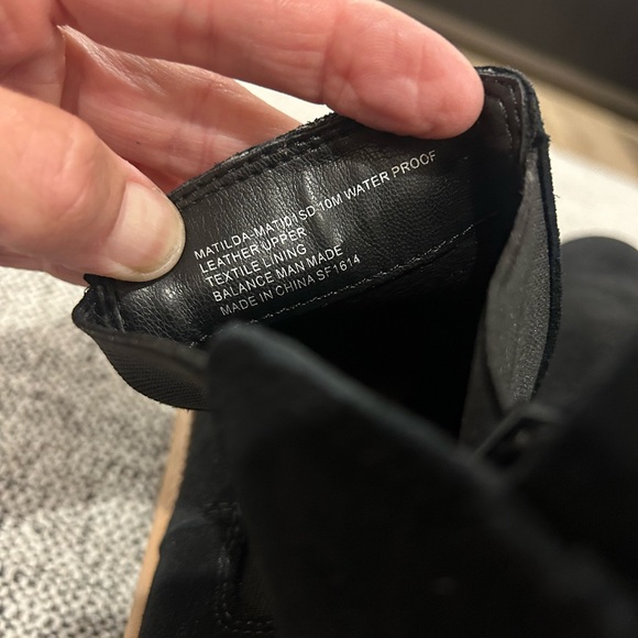 BLONDO Matilda Waterproof Lug Sole Chelsea Boots Black size 10 New - Picture 5 of 7